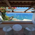La Piazza Hotel