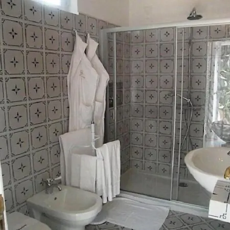 La Piazza Luxury & 4* Panarea