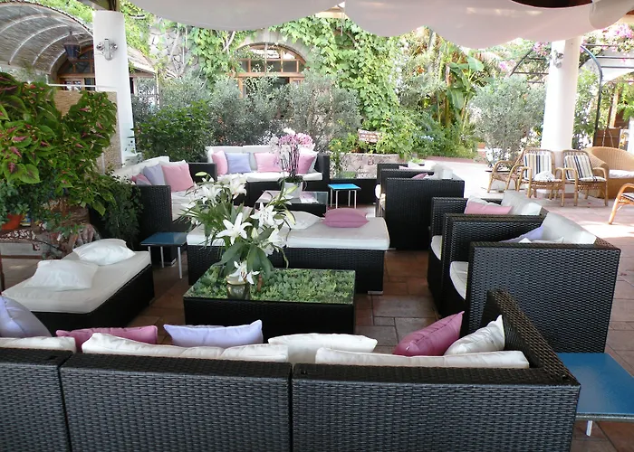 La Piazza Luxury &