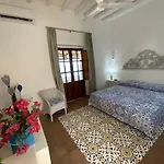 La Piazza Luxury & 4* Panarea