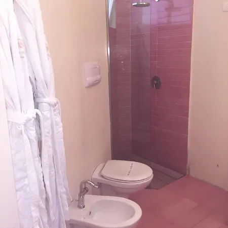 ホテル La Piazza Luxury & パナレーア