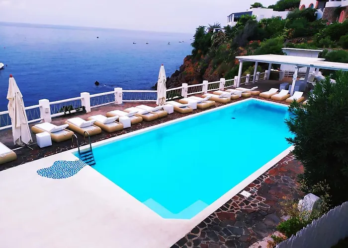 La Piazza Luxury & 4*