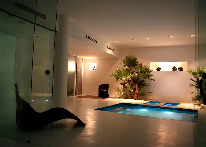 La Piazza Luxury & Hotel 4*