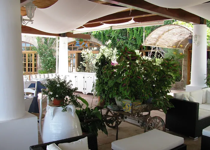 La Piazza Luxury & Hotel